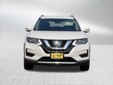 Used 2017 Nissan Rogue SV image 2