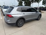 Used 2021 Volkswagen Tiguan SE image 3