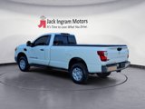 Used 2017 Nissan Titan SV image 3