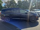 Used 2020 Chrysler Pacifica Touring-L w/ Advanced Safetytec Group image 4