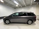 Used 2015 Toyota Sienna LE image 3