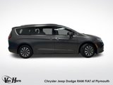 Used 2021 Chrysler Pacifica Touring-L w/ Uconnect Theater Family Group image 2