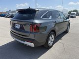 Used 2024 Kia Sorento LX image 3