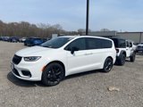 New 2025 Chrysler Pacifica Limited image 2