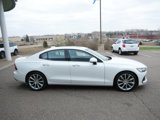 Used 2020 Volvo S60 T6 Momentum image 4