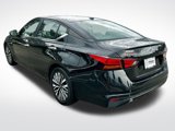 Used 2023 Nissan Altima 2.5 SV image 4