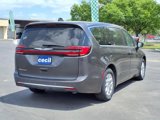 Used 2023 Chrysler Pacifica Touring-L image 4
