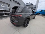 Used 2023 Jeep Grand Cherokee Altitude image 5