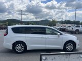 Used 2018 Chrysler Pacifica Touring Plus image 4