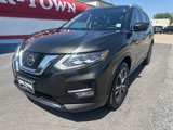 Used 2017 Nissan Rogue SL w/ SL Premium Package image 2