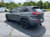 Used 2017 Jeep Cherokee Sport image 5