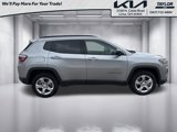 Used 2024 Jeep Compass Latitude image 4