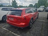 Used 2020 Volvo V60 T5 Cross Country image 4