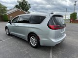 Used 2023 Chrysler Pacifica Touring-L image 5