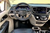 Used 2023 Chrysler Pacifica Touring-L image 5