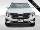 Certified 2023 Kia Seltos LX image 2
