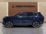 Used 2023 Mitsubishi Outlander SE image 2