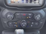 Used 2023 Jeep Renegade Latitude w/ Premium Group image 5