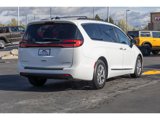 Used 2023 Chrysler Pacifica Limited image 3
