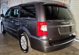 Used 2016 Chrysler Town & Country Touring image 5