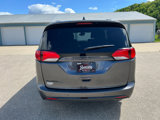 Used 2018 Chrysler Pacifica Touring-L w/ Advanced Safetytec Group image 5
