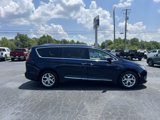 Used 2017 Chrysler Pacifica Touring-L Plus image 4