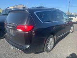Used 2017 Chrysler Pacifica Touring-L image 4
