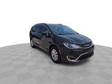 Used 2018 Chrysler Pacifica Touring-L image 2
