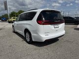 Used 2022 Chrysler Pacifica Touring-L image 3