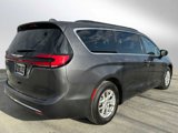 Used 2022 Chrysler Pacifica Touring-L image 5