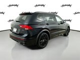 Used 2022 Volkswagen Tiguan SE R-Line image 5
