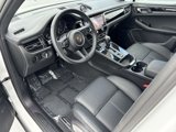 Certified 2025 Porsche Macan image 4