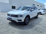 Used 2018 Volkswagen Tiguan SE w/ Panoramic Sunroof Package image 2