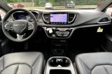 New 2025 Chrysler Pacifica Select image 5