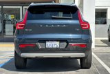 Certified 2022 Volvo XC40 T5 Momentum w/ Premium Package image 5