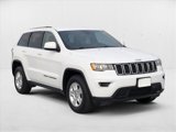 Used 2017 Jeep Grand Cherokee Laredo image 3