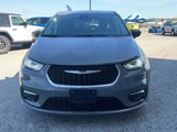 Used 2023 Chrysler Pacifica Touring-L image 2