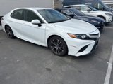 Used 2020 Toyota Camry SE image 2