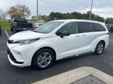 Used 2022 Toyota Sienna XSE image 3
