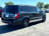 Used 2014 Chrysler Town & Country Touring image 4
