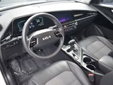 Used 2023 Kia Niro EX image 5