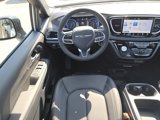 New 2025 Chrysler Pacifica Select image 3