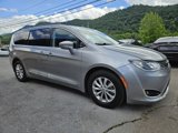 Used 2017 Chrysler Pacifica Touring-L image 5