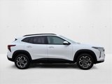Used 2024 Chevrolet Trax LT w/ LT Convenience Package image 4