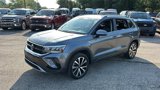 Used 2022 Volkswagen Taos SE image 2
