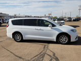 Used 2022 Chrysler Pacifica Touring-L image 5