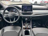 Used 2024 Jeep Compass Latitude image 5