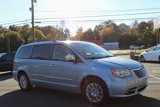 Used 2016 Chrysler Town & Country Limited image 3
