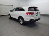 Used 2017 Kia Sorento LX w/ LX Convenience Package image 5