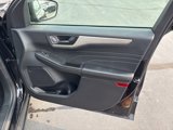 Used 2022 Ford Escape SE w/ SE Sport Appearance Package image 6